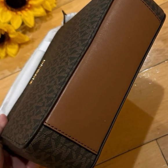 Michael Kors Jet Set Travel Small Signature Logo Messenger Bag - Picture 6 of 9